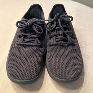 Women’s allbirds tree runners size 7